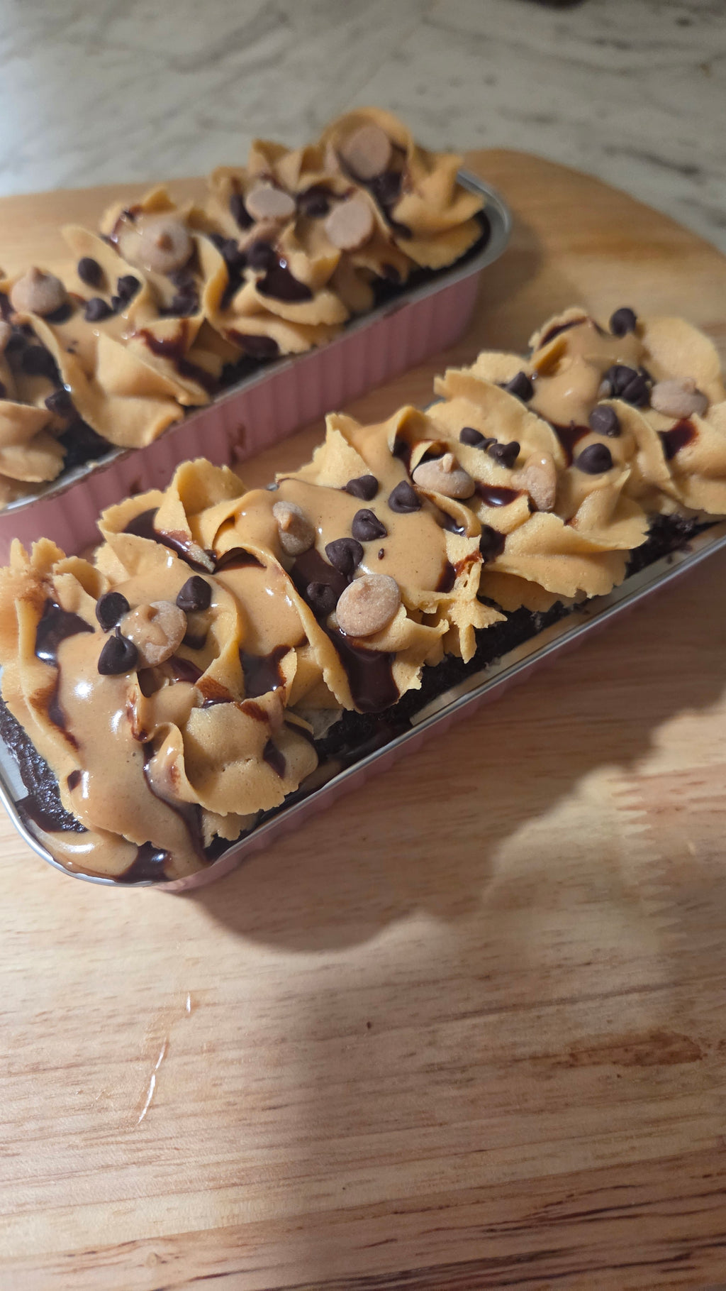 Chocolate peanut butter mini cake