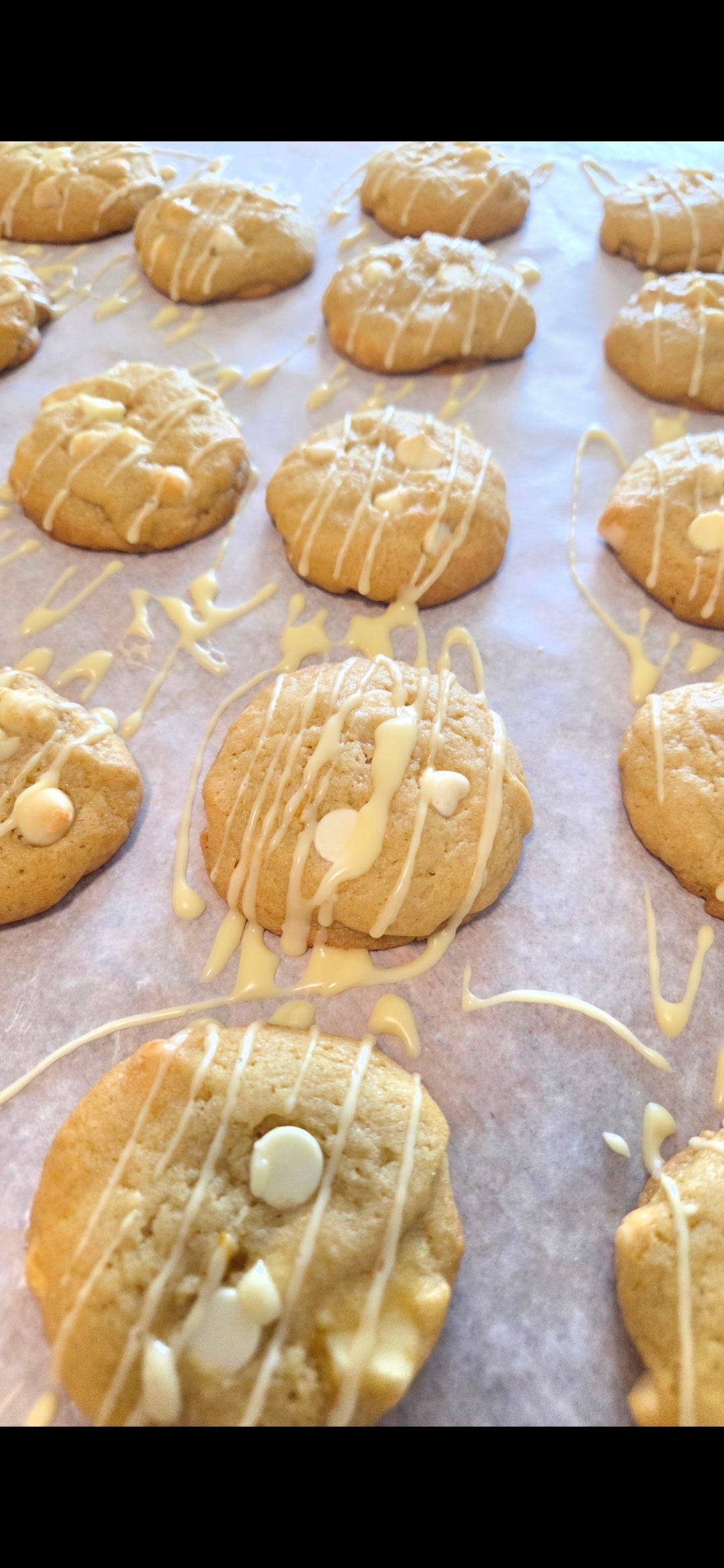 Lemon cookie with white chocolate