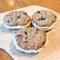Oatmeal raisin cream pie